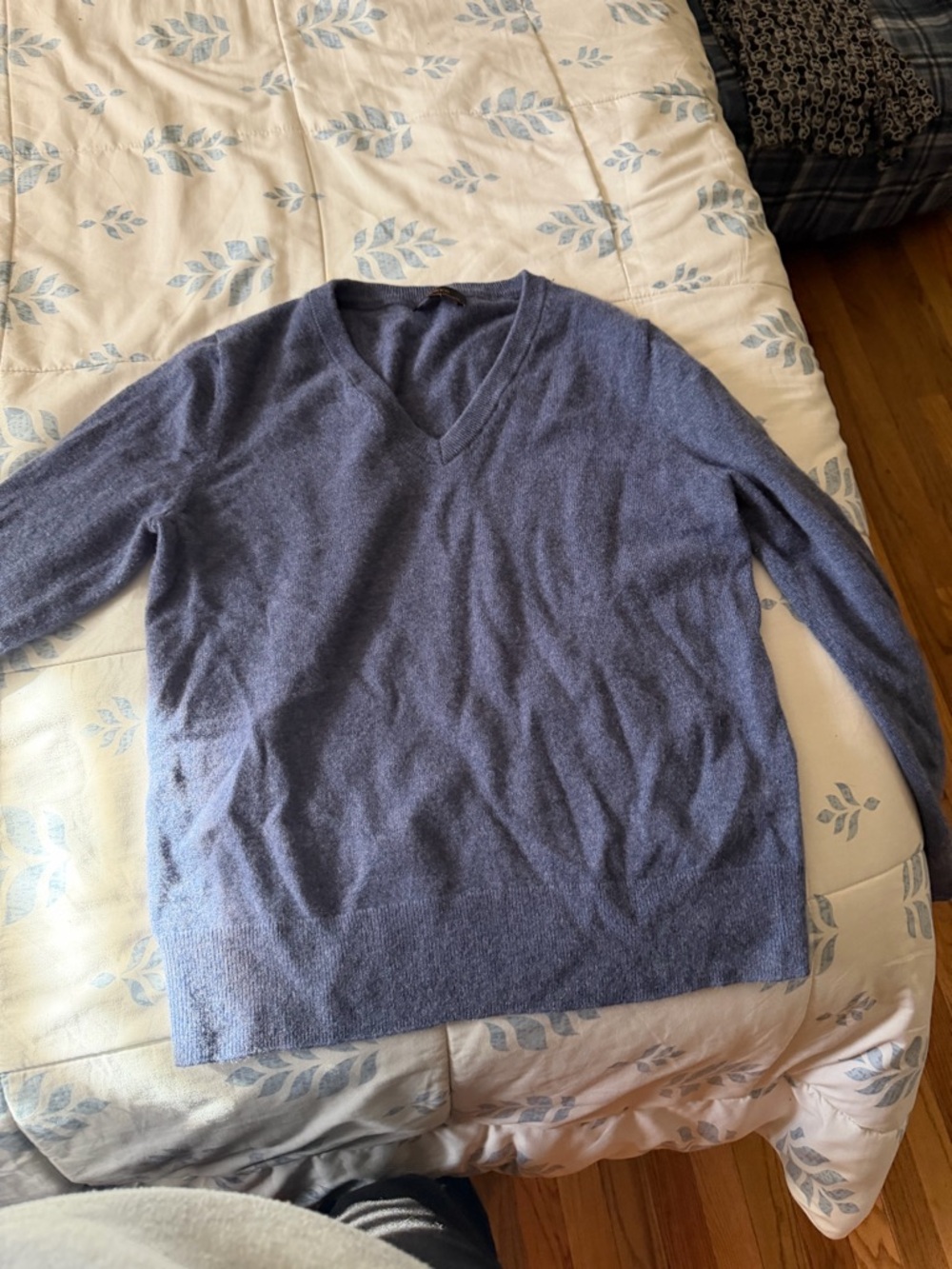 Quince  women’s V-Neck Sweater in Heather Blue
